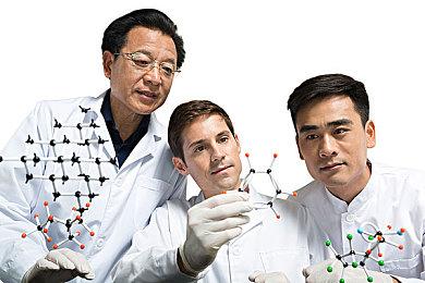 《生化危机》游戏与影视角色对比 李冰冰版艾达王美